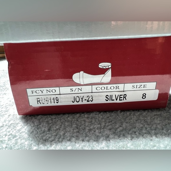 Breckelle’s Joy 23 Silver Sandals - Ankle Strap with Buckle - Picture 7 of 7